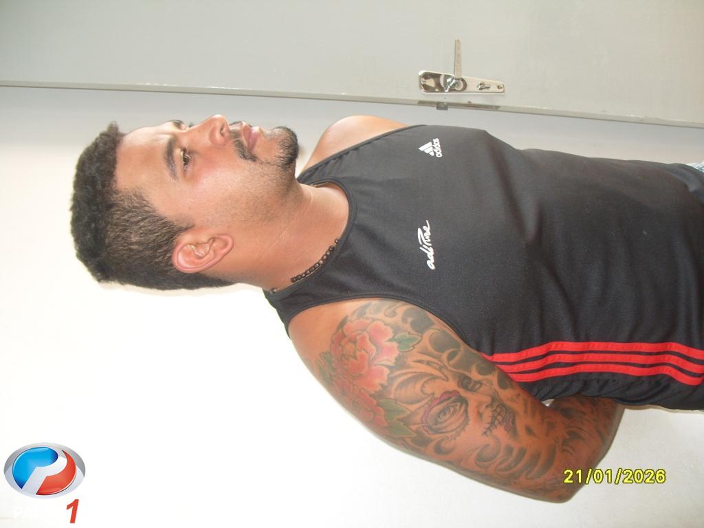 clique para ampliar Polícia Militar de Carmo do Paranaíba apreende revólver e prende homem por porte ilegal de arma de fogo