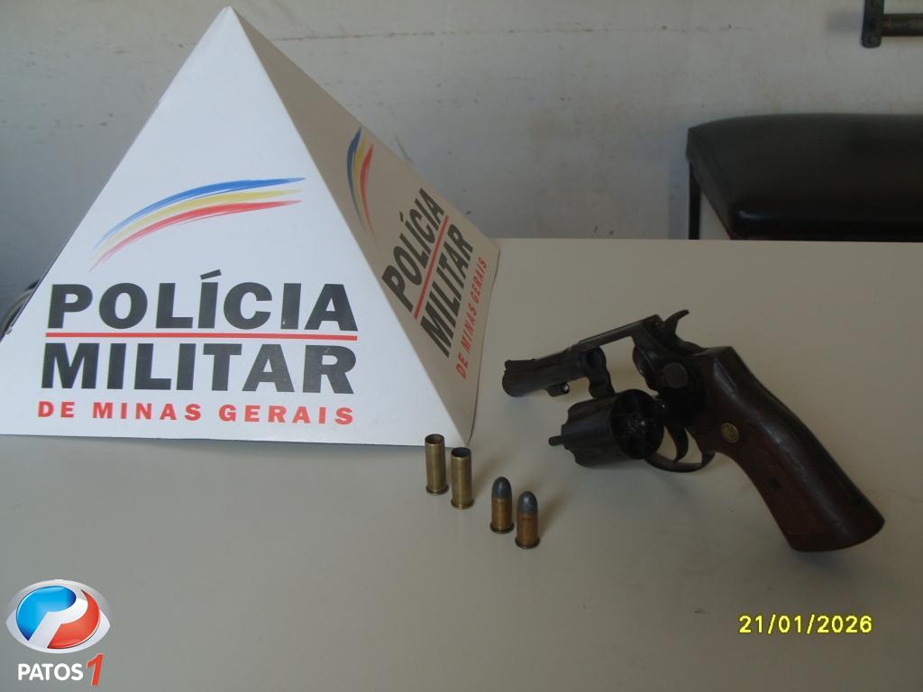 clique para ampliar Polícia Militar de Carmo do Paranaíba apreende revólver e prende homem por porte ilegal de arma de fogo