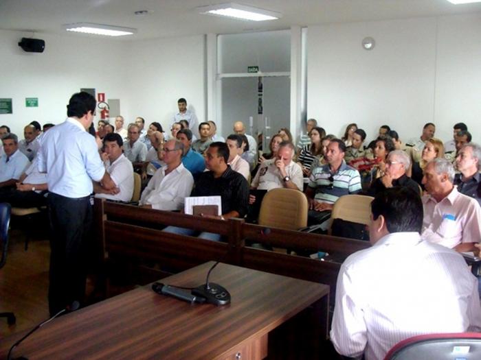 Prefeito de Patos de Minas realiza encontro com entidades de classe para discutir melhorias para a cidade