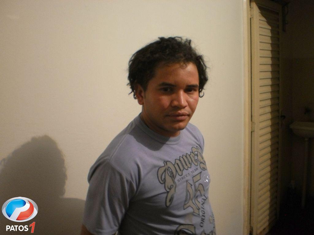 clique para ampliar Denúncia leva PM de São Gotardo até um bar e apreende Crack