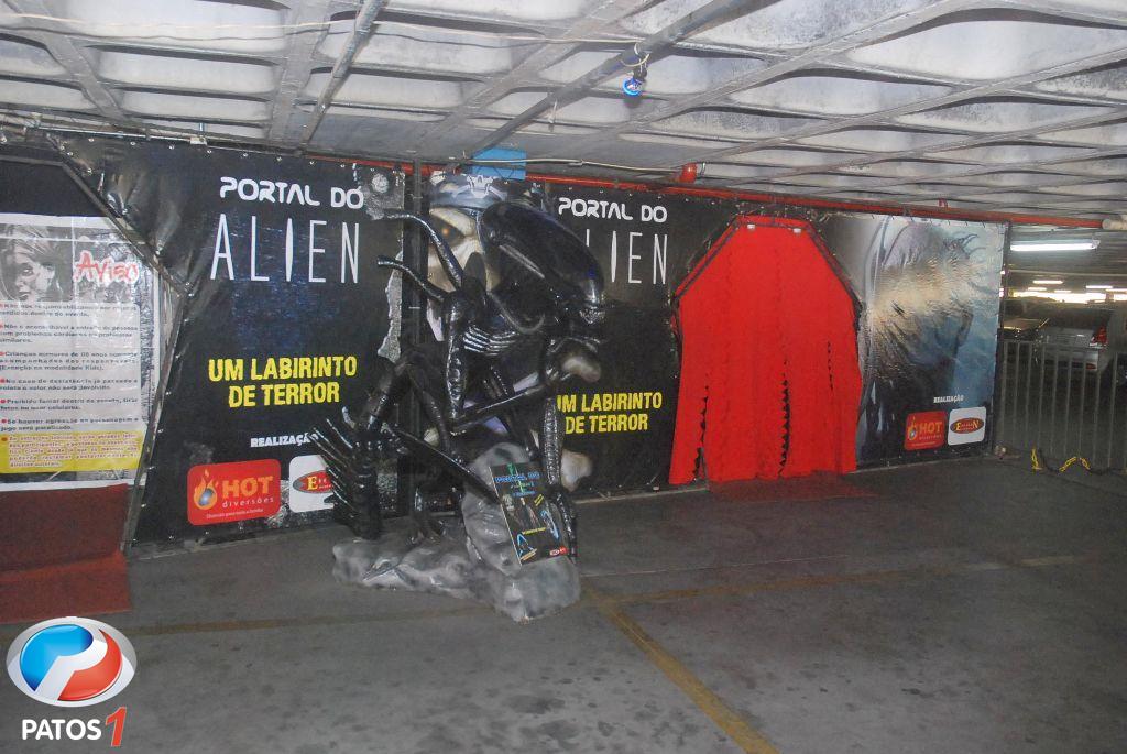 Patos 1 - Notícias de Patos de Minas e região  Conheça no pátio Central  Shopping o portal do Alien, um labirinto de terror
