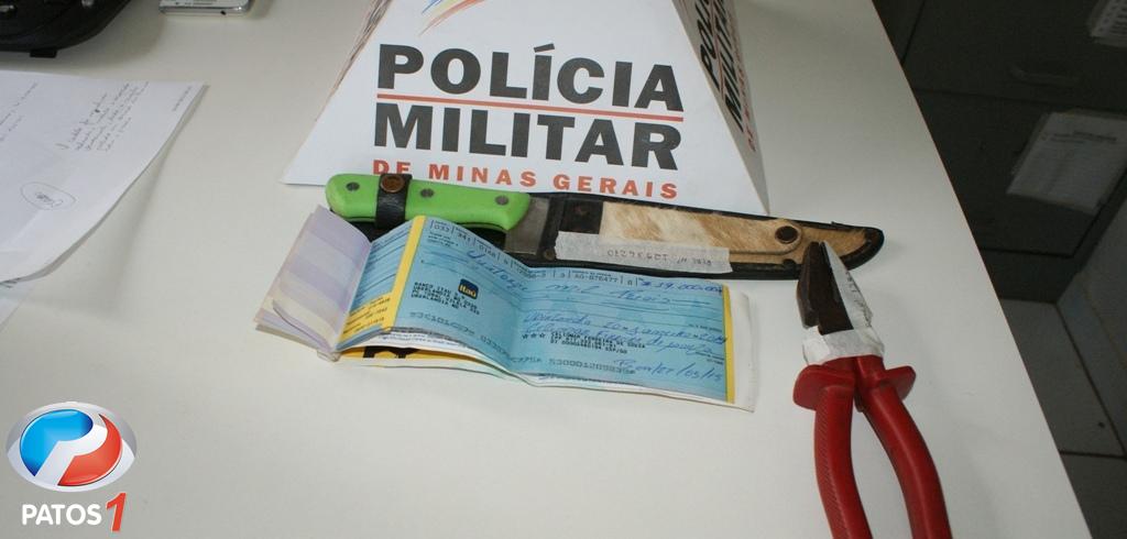 clique para ampliar Vendedor de sementes é encaminhado para a delegacia em Lagoa Formosa com cheque de 14 mil reais que seria produto de furto