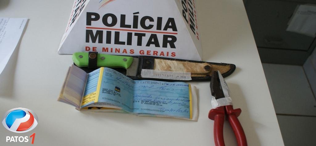 clique para ampliar Vendedor de sementes é encaminhado para a delegacia em Lagoa Formosa com cheque de 14 mil reais que seria produto de furto