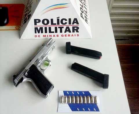  Polícia Militar apreende arma de fogo com motociclista na MG-410 no município de Presidente Olegário