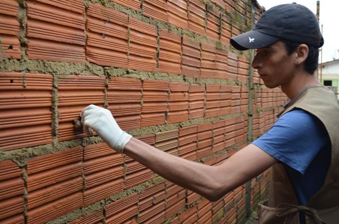 Secretaria de Meio Ambiente de Lagoa Formosa realiza ação para conter infestação de caramujos africanos na cidade