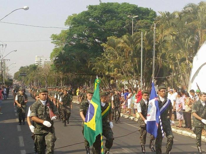 Patos de Minas realiza Desfile Cívico em comemoração ao dia da independência do Brasil