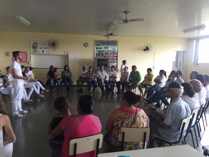 Alunas de Fisioterapia do Unipam realizam palestra na Associação de Deficientes Visuais em Patos de Minas