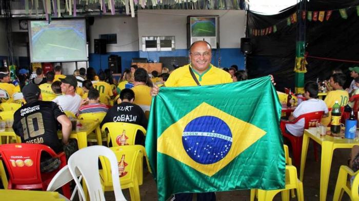 LTC de Lagoa Formosa exibe jogos do Brasil na Copa do Mundo em telões para sócios e convidados