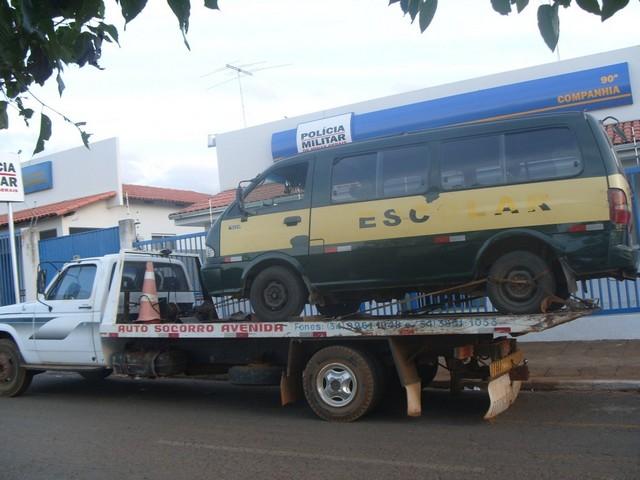 Policia Militar realiza fiscalização de veículos que atuam no transporte escolar em Carmo do Paranaíba