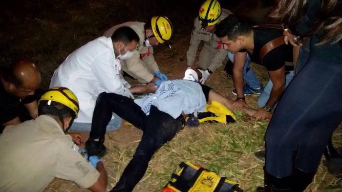 Cantor sertanejo Cristiano Araújo e sua namorada morrem em acidente de carro na BR 153 no estado de Goiás