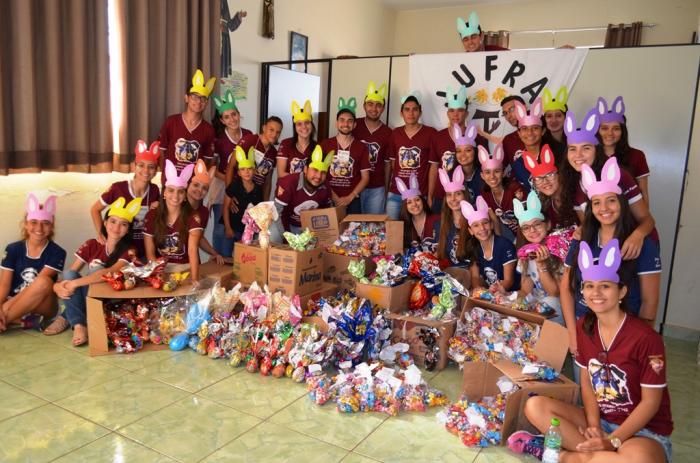 JUFRA de Lagoa Formosa arrecada 25 mil unidades em chocolates e balas para doação no domingo de Páscoa