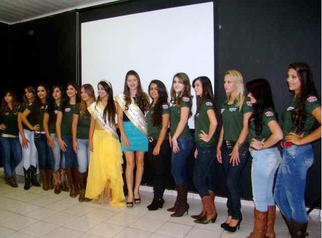 Conselho Municipal apresenta as 12 pré-candidatas a Rainha 32ª Festa da Produção 2014