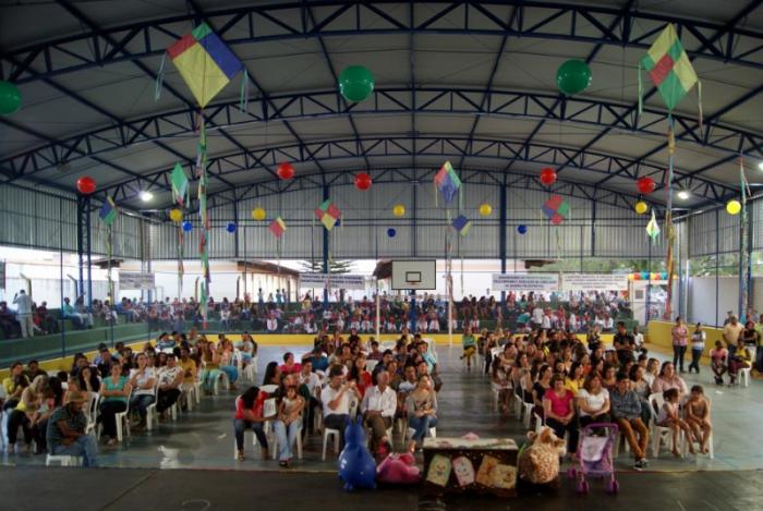 Prefeitura de Carmo do Paranaíba realiza cerimônia de inauguração da cobertura da quadra poliesportiva da Escola Grasiella Ferreira de Melo