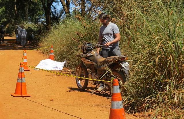 Motoqueiro perde a vida em estrada vicinal entre os Distritos de Quintinos  e Major Porto