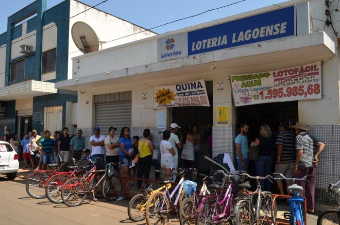 Única casa lotérica de Lagoa Formosa fica sobrecarregada com greve dos bancários e cancelamento de convênio da CEMIG com postos de recebimentos