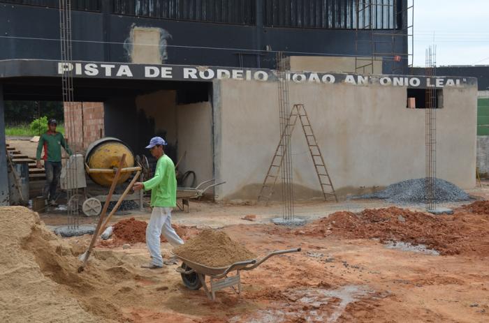 Parque de Exposições de Lagoa Formosa terá novos camarotes, palco e arquibancadas aumentadas para a festa do feijão 2017