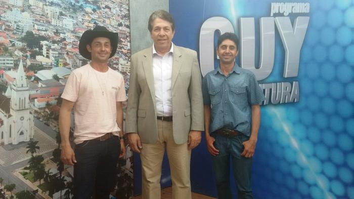 Dupla Willian Viola e Edmilson faz participação especial no programa Guy Boaventura na cidade de Patos de Minas