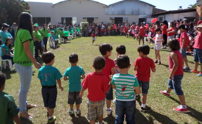 Centro Educacional Maura Ferreira Brandão de Lagoa Formosa realiza sexto encontro da família com pais e alunos da escola