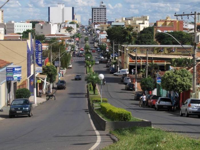 Prefeitura Municipal de Patos de Minas realiza alterações de tráfego na rua Major Gote