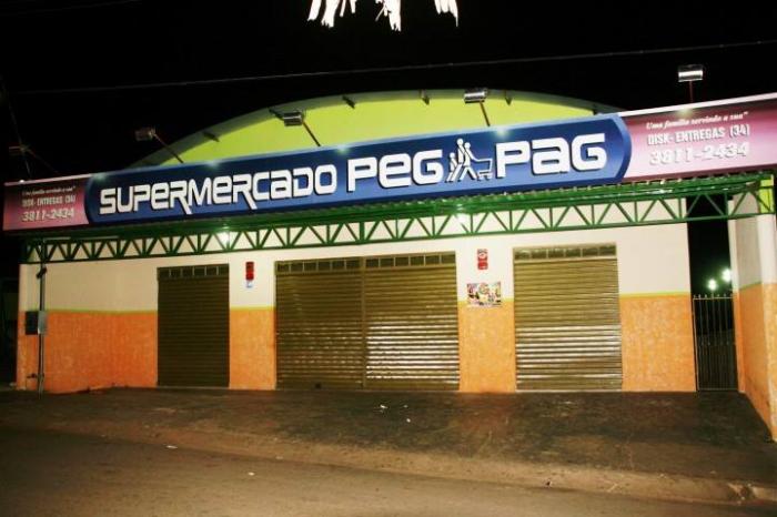 Homem armado assalta supermercado no bairro Planalto em Presidente Olegário