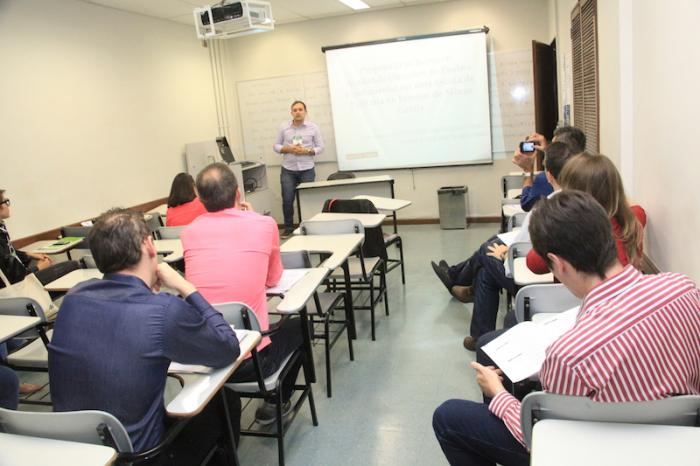 Professor do UNIPAM apresenta trabalho em Encontro de Estudos Organizacionais