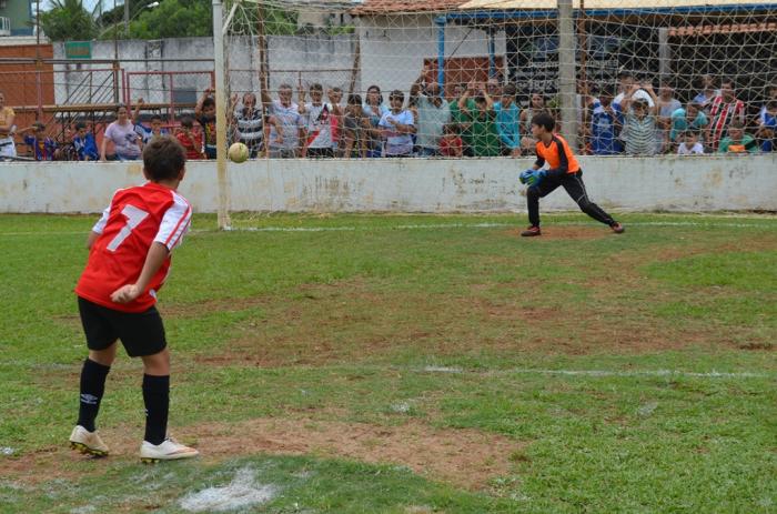 1ª Copa de Futebol Cruzeiro Esporte Clube de Lagoa Formosa faz sucesso entre crianças de adolescentes da cidade