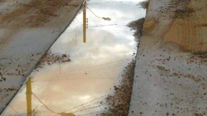 Moradores do Bairro Barro Preto em Presidente Olegário voltam a reclamar de obras inacabadas de rede esgoto