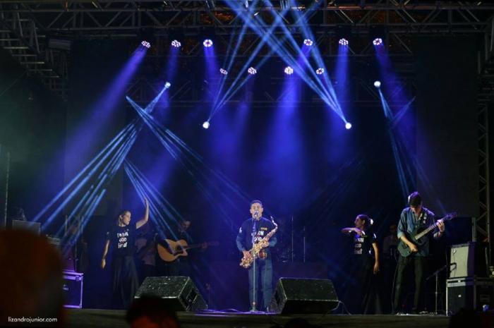 Dia do Evangélico de Patos de Minas é comemorado com festival de música gospel e atrai centenas de pessoas na Avenida Getúlio Vargas