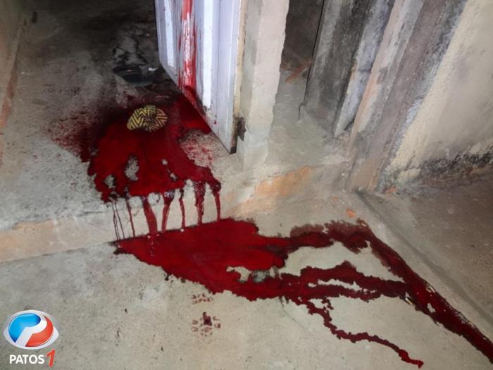 Jovem de 18 anos é morto com tiros na cabeça no momento em que fazia uso de drogas no Bairro Cristo Redentor Jovem de 18 anos é morto com tiros na cabeça no momento em que fazia uso de drogas no Bairro Cristo Redentor