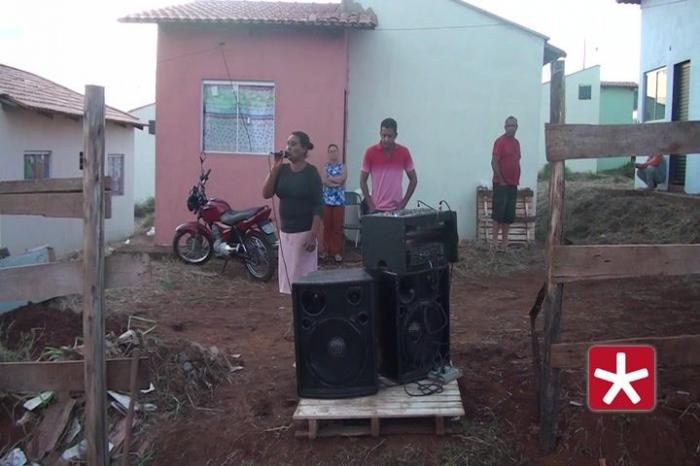 Abastecimento de água das casas invadidas no Bairro Esperança IV em Patos de Minas é cortado e causa revolta entre os ocupantes