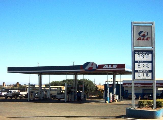 Posto de combustível na cidade de Carmo do Paranaíba é assaltado e bandidos fogem levando dinheiro e outros objetos