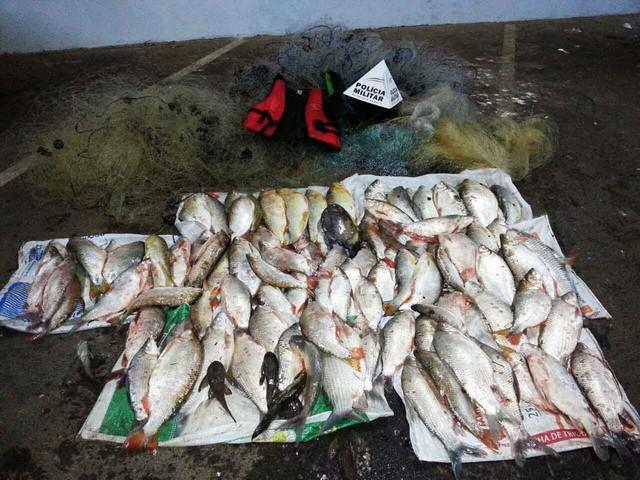 Pescadores são presos com 115 quilos de pescados no Rio da Prata no município de Presidente Olegário