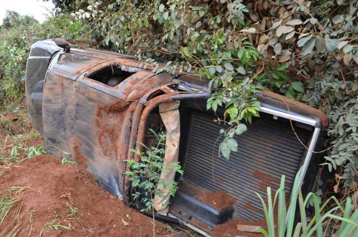 Capotamento em estrada que liga Lagoa Formosa ao Distrito de Limeira deixa casal de idosos com ferimentos leves