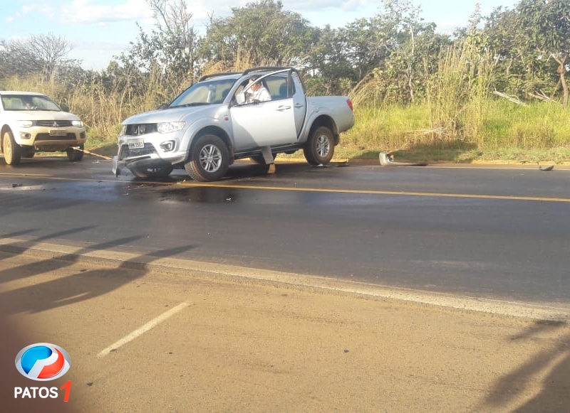clique para ampliar Motorista de caminhonete invade contramão e atinge carreta na BR-354 próximo à Lagoa Formosa