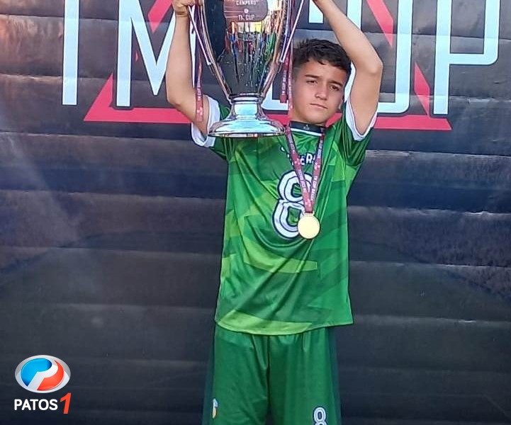 Jogadores de futebol sub 13 de Patos de Minas e Lagoa Formosa são campeões da TM CUP Uberlândia 2022