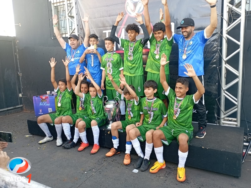 Jogadores de futebol sub 13 de Patos de Minas e Lagoa Formosa são campeões da TM CUP Uberlândia 2022