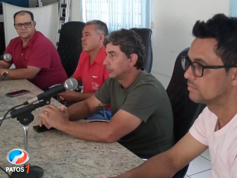 clique para ampliar Procurador do município de Lagoa Formosa faz reunião com vereadores para mostrar dados e recomendações do Ministério Público sobre o Canil