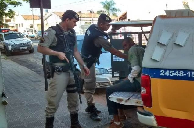 Após roubar HILUX em Patos de Minas suspeitos são presos e veículo recuperado