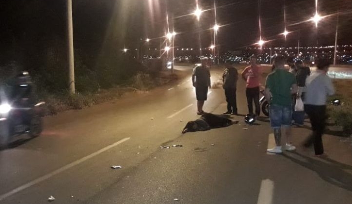 Motociclista fica ferido após atingir cavalo na cidade de Patos de Minas Motociclista fica ferido após atingir cavalo na cidade de Patos de Minas