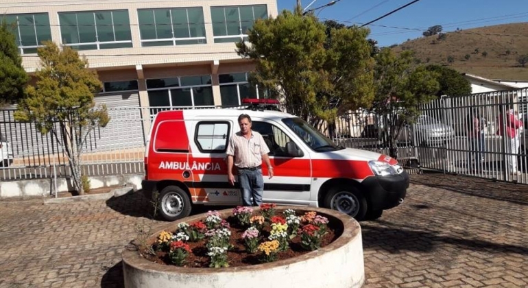 Prefeitura de Matutina recebe ambulância do governo do estado