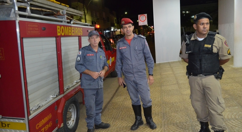 Ciclista é atropelado por motocicleta na BR-354 e três pessoas ficam feridas
