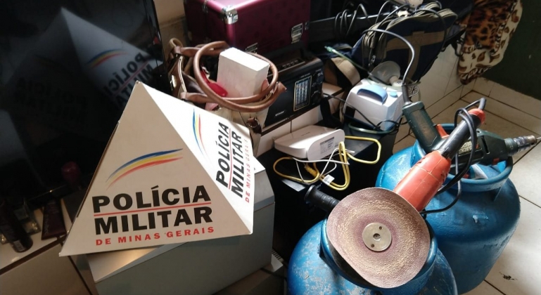 PM age rápido e recupera objetos furtados em residência em Patos de Minas