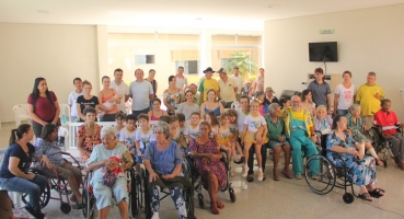 Alunos do Instituto Sonhos e Mimos participam da abertura da Semana do Idoso em Lagoa Formosa