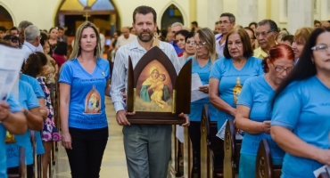 Paróquia Nossa Senhora da Piedade de Lagoa Formosa celebra 21 anos de presença da ''Capelinha Mãe Rainha''.