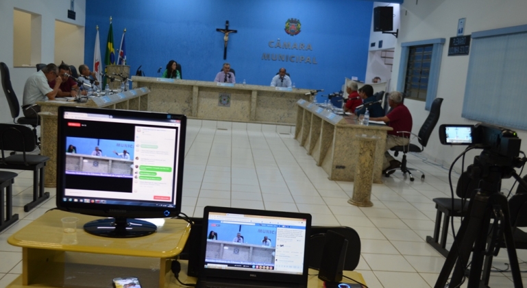 Com transmissão pelo FACEBOOK vereadores de Lagoa Formosa realizam 34ª reunião ordinária 