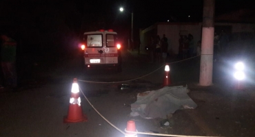 Rapaz é morto a tiros no Bairro Aeroporto em Presidente Olegário Rapaz é morto a tiros no Bairro Aeroporto em Presidente Olegário