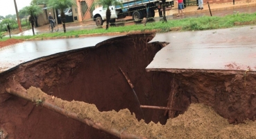 Chuvas provocam surgimento de dolina em bairro na cidade de Vazante