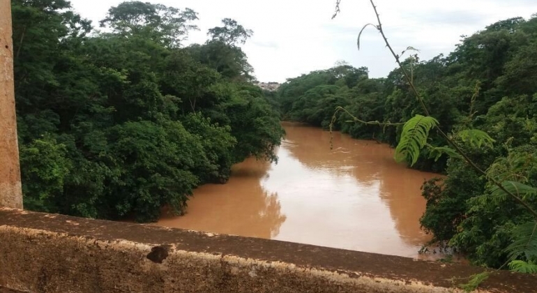 Rio Paranaíba está a mais de cinco metros acima do nível normal
