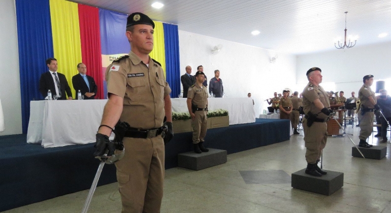 Assunção do comando do 15º BPM e passagem do colégio Tiradentes é realizada em Patos de Minas