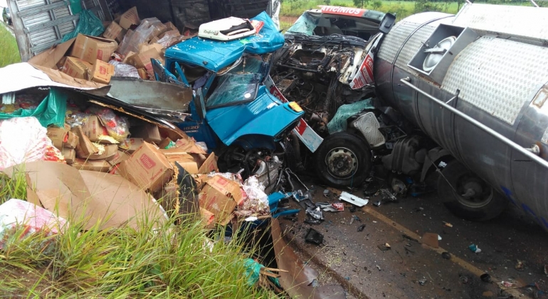 Motorista de empresa da cidade de Lagoa Formosa morre em grave acidente na BR-354 